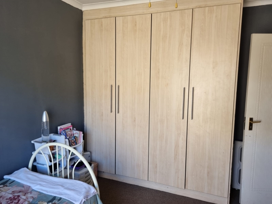 To Let 4 Bedroom Property for Rent in Langenhovenpark Free State